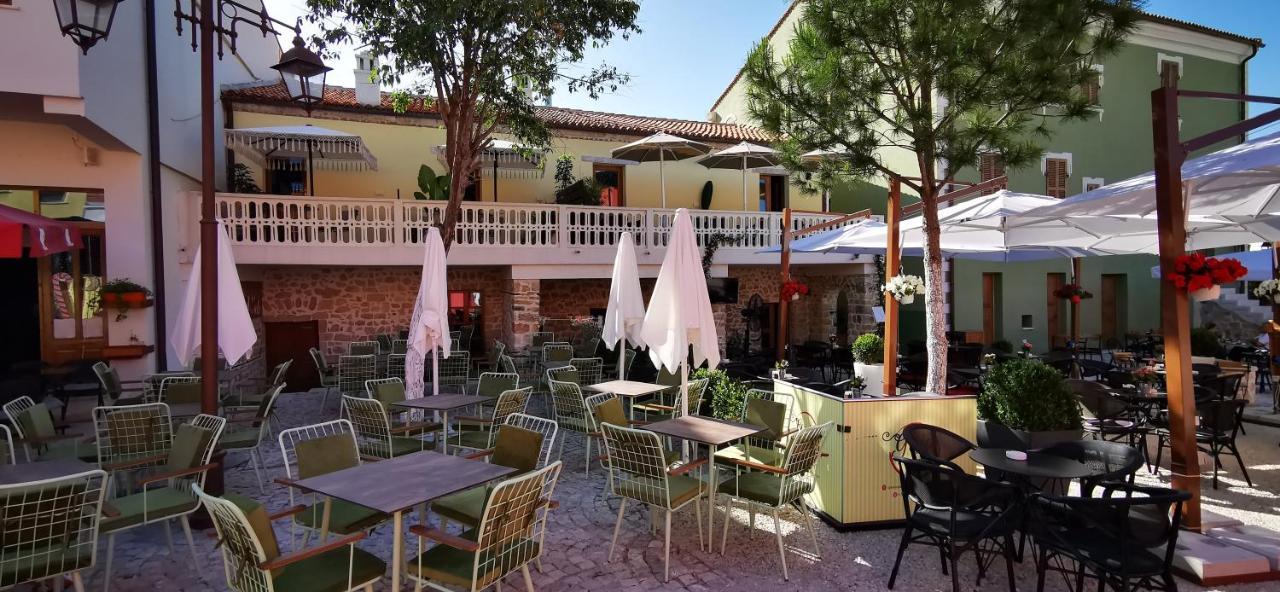 Bohemian Boutique Suites Vlorë 외부 사진