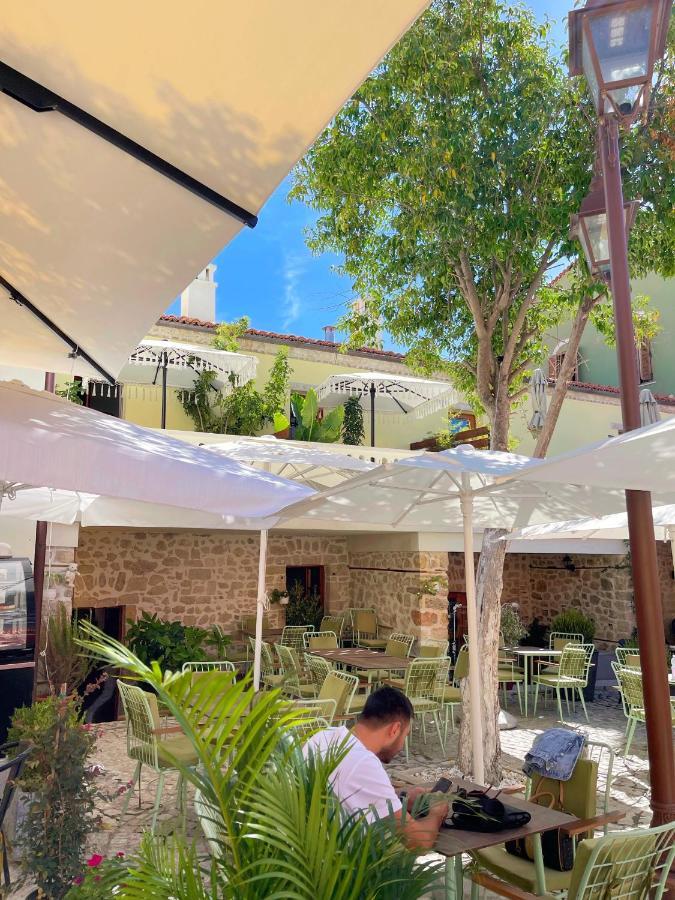 Bohemian Boutique Suites Vlorë 외부 사진