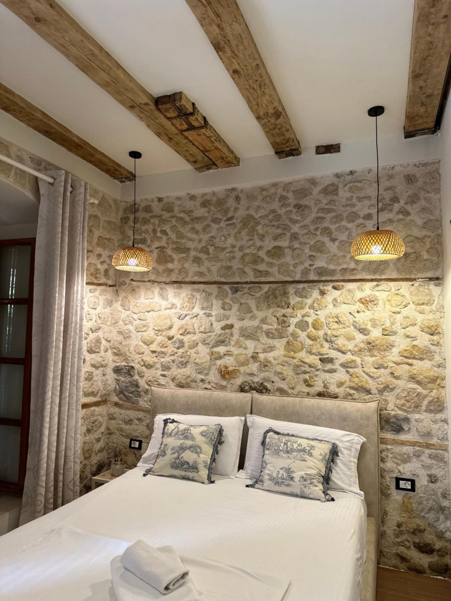 Bohemian Boutique Suites Vlorë 외부 사진